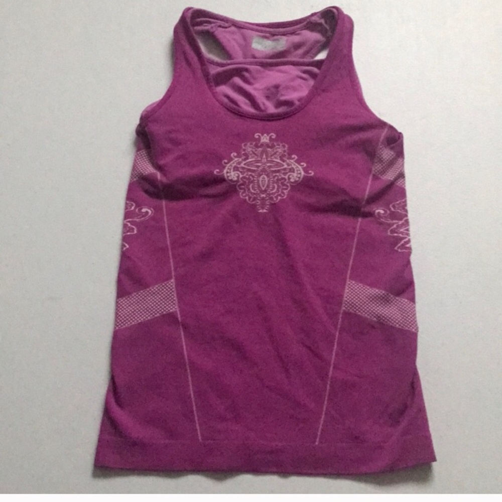 Athleta tank with built in bra